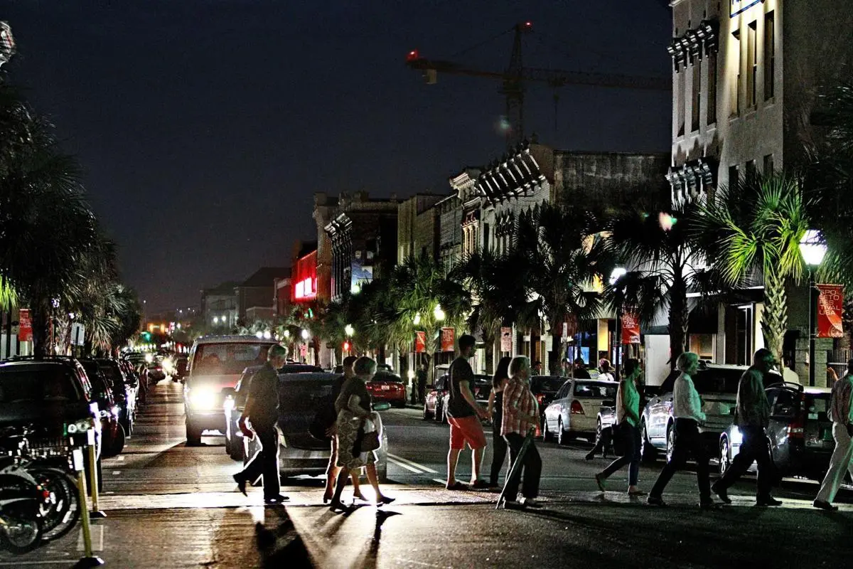 Holiday Shopping on King Street