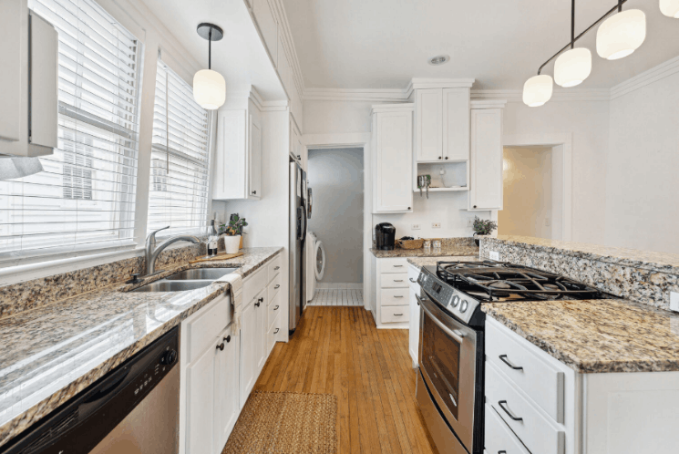 Downtown 3 Bedroom with Tons of Natural Light