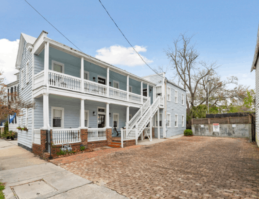 Downtown 3 Bedroom with Tons of Natural Light