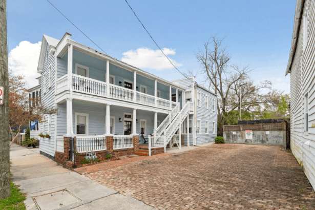 Downtown 3 Bedroom with Tons of Natural Light