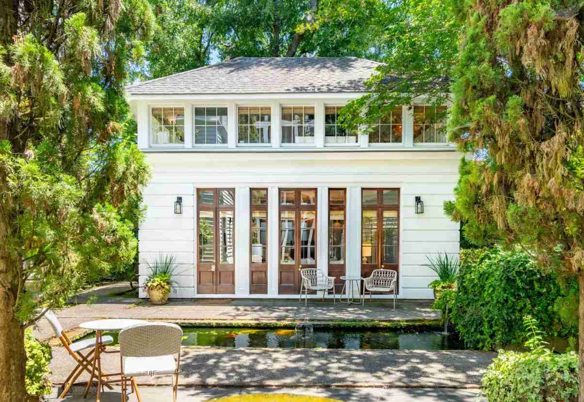 pool-house-281-29-1920w